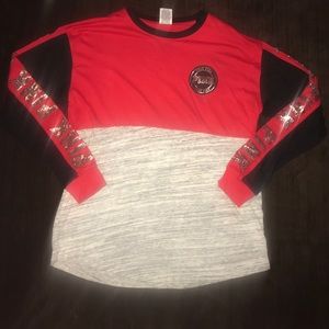 I Tori’s Secret PINK shirts size small